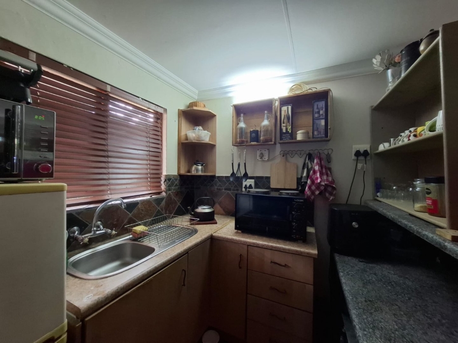 5 Bedroom Property for Sale in Waterkloof East North West